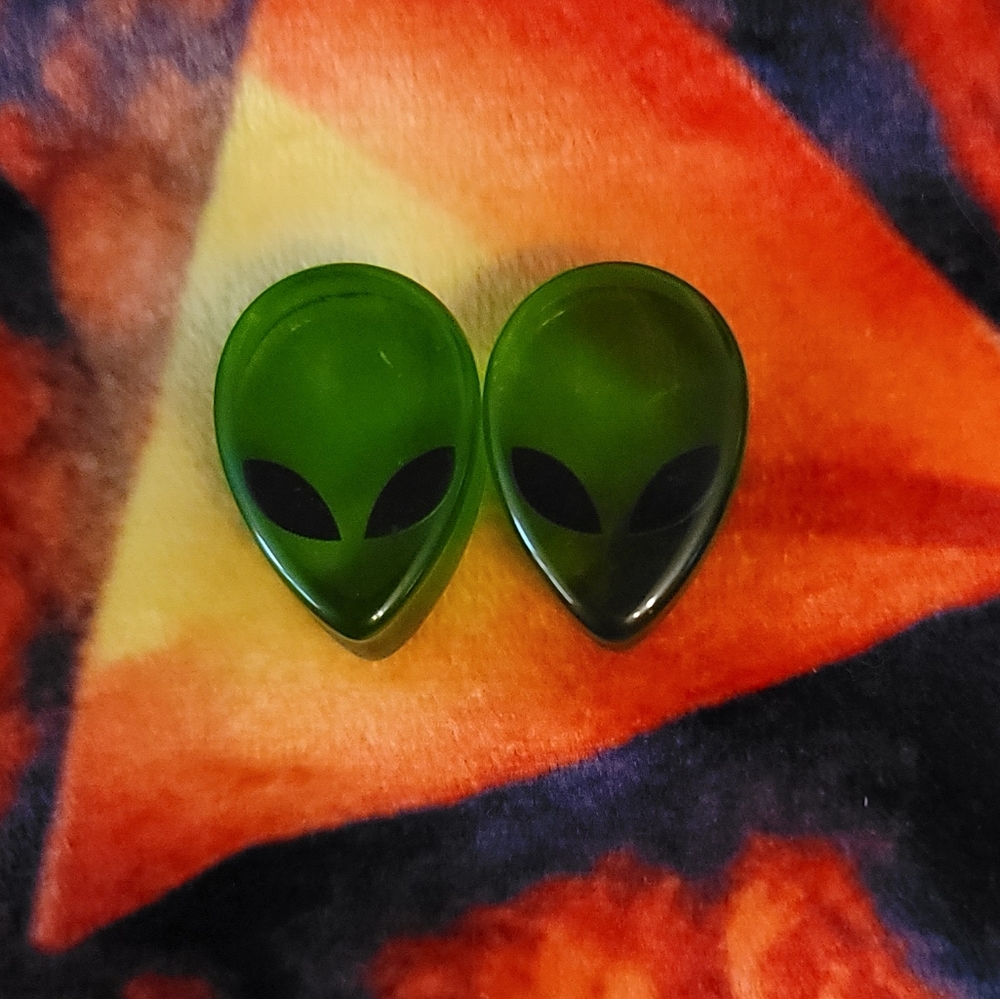 Alien Plugs